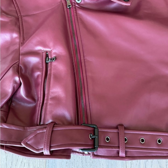 Burgundy cropped leather jacket - Picture 3 of 5